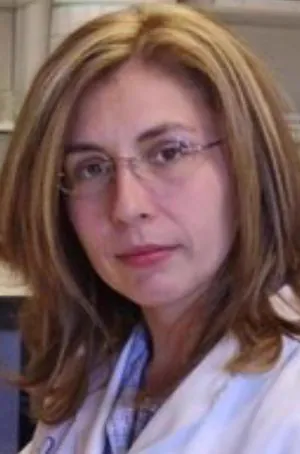Dra. Paola Leone, editora